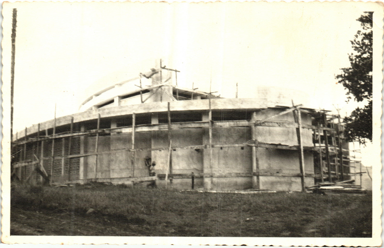 Igreja nova sendo construída em 1972