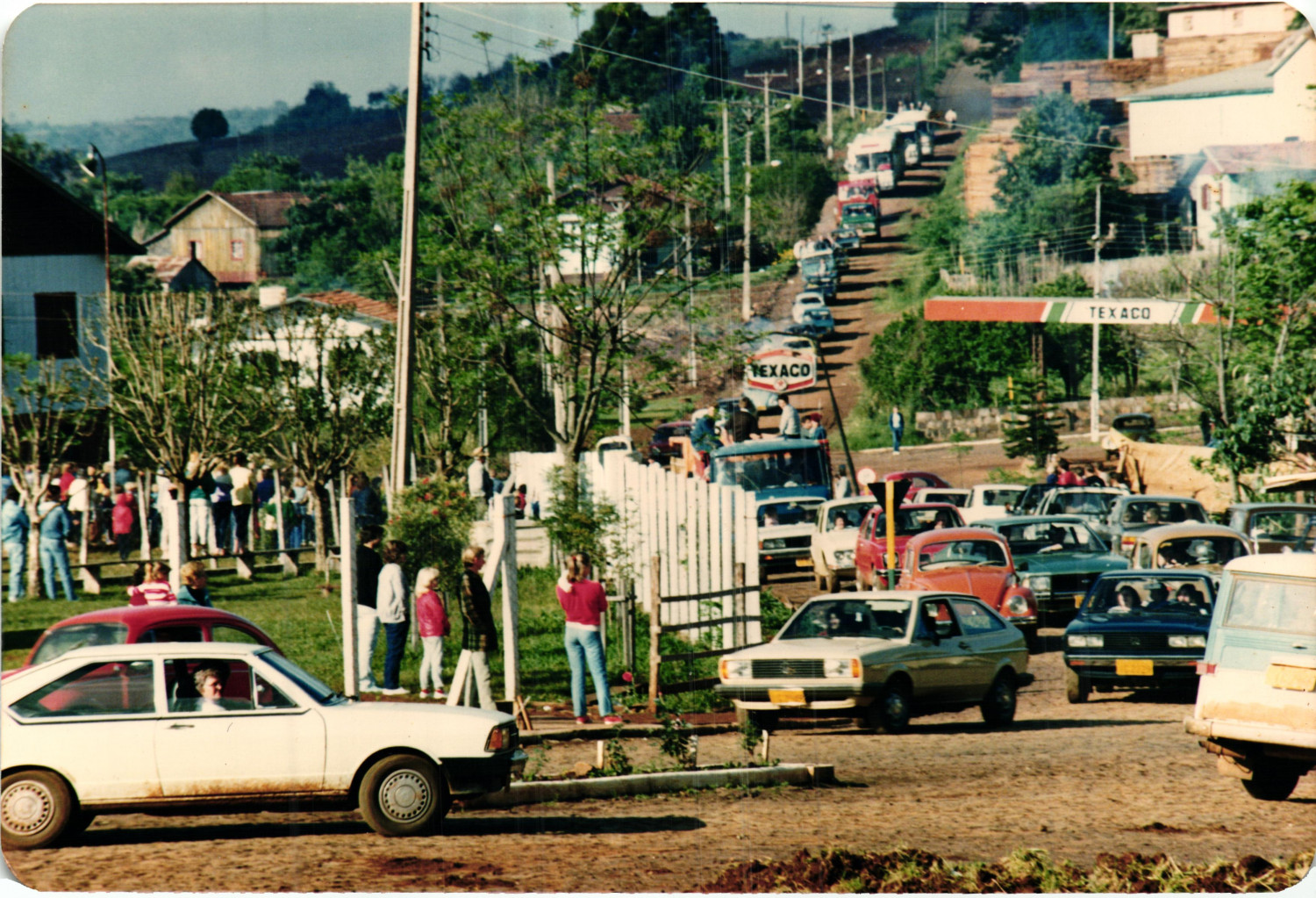 Carreata realizada,depois da assembléia da pró-emancipação.1987